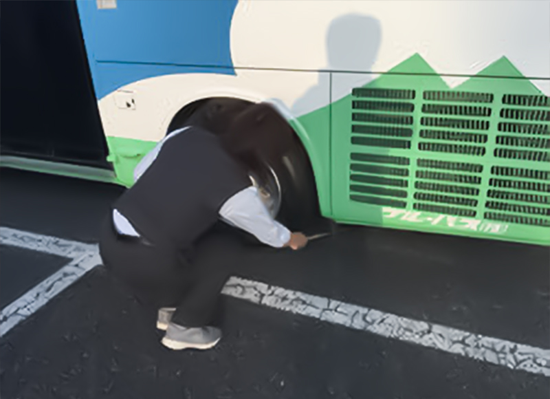 タイヤ及び車両下回り